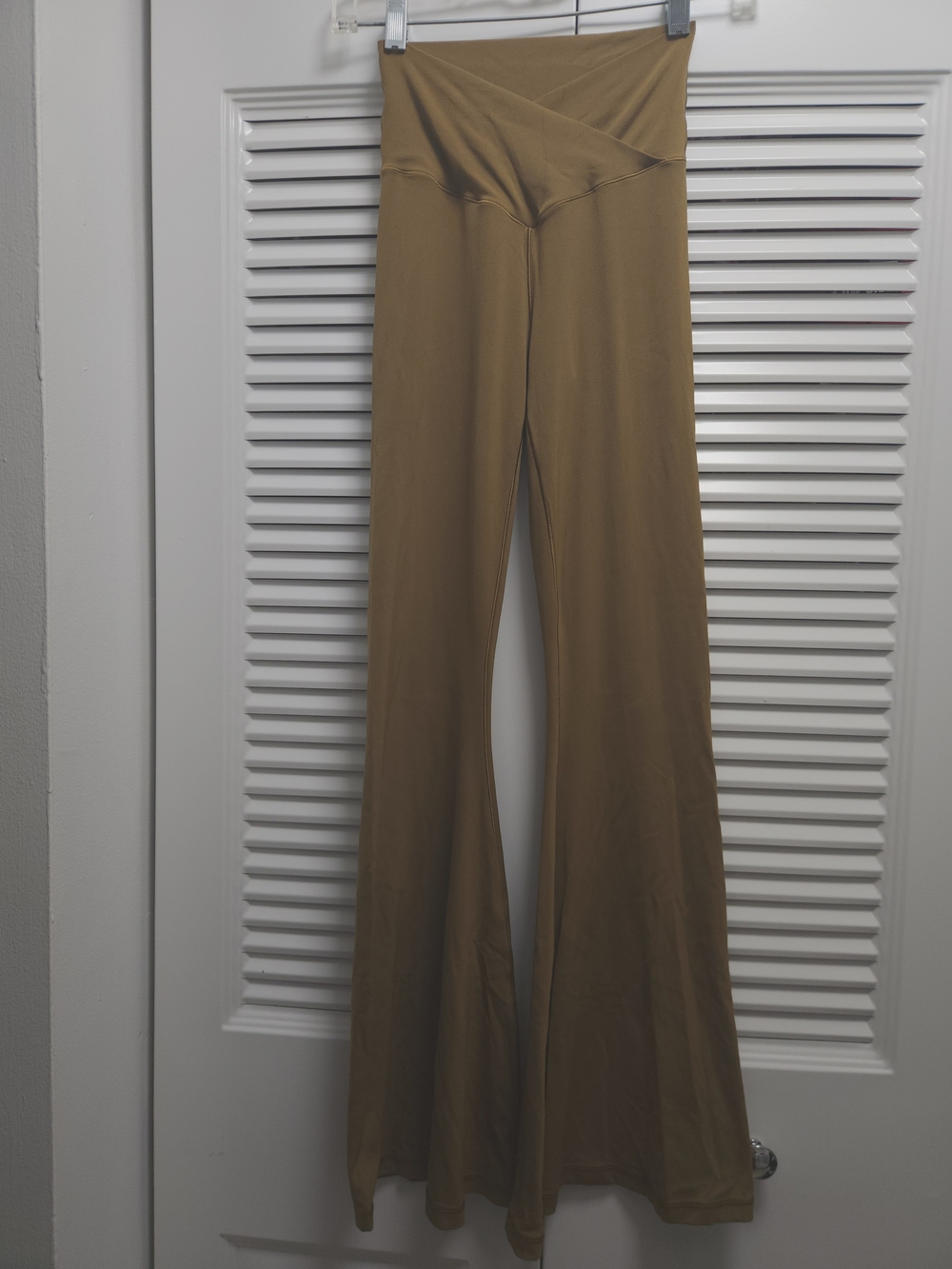 OFFLINE by Aerie Real Me Superflare Leggings – Mustard Tan SMALL